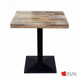 kwadratowy-stol-metal-i-drewno0