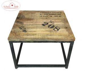 kwadratowy-stolik-drewniany1